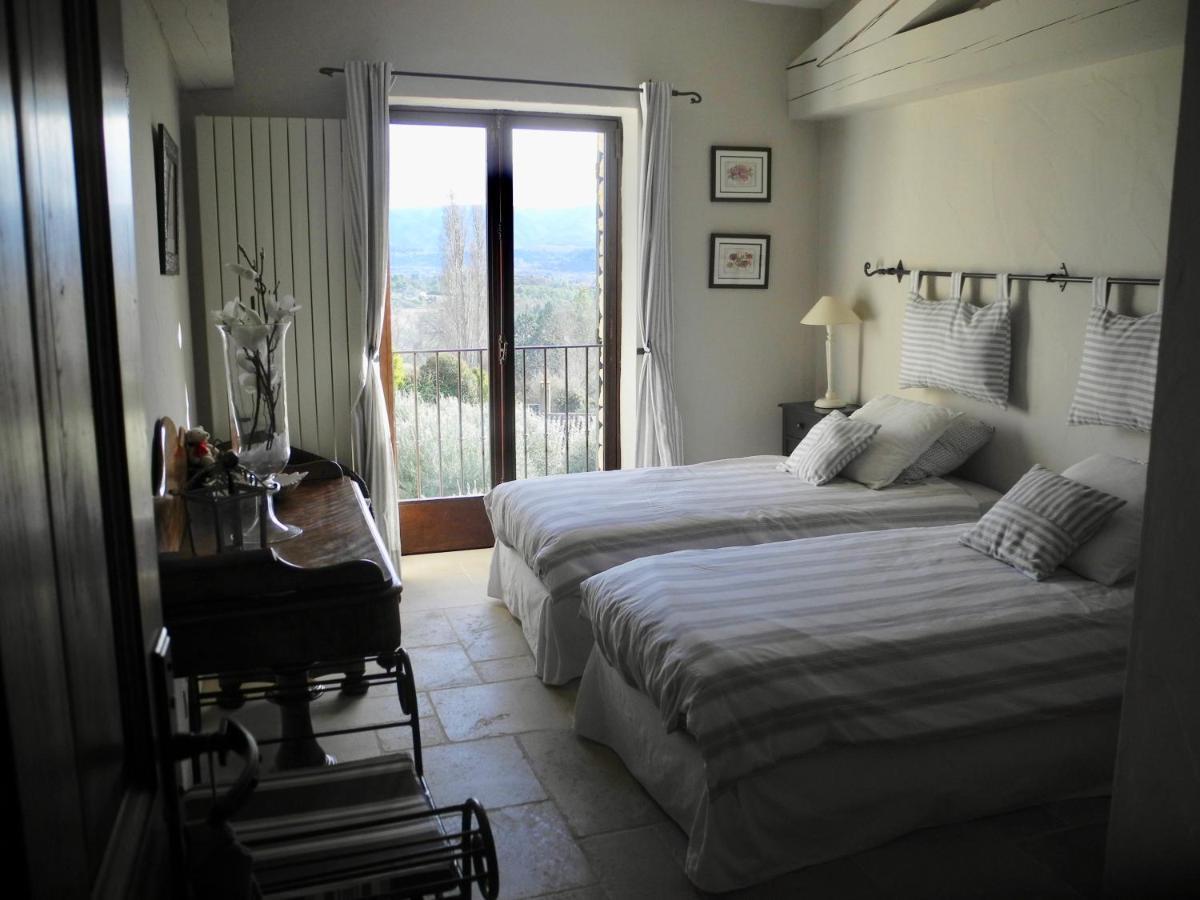 Oustau De Piera Bed & Breakfast Горд Екстериор снимка