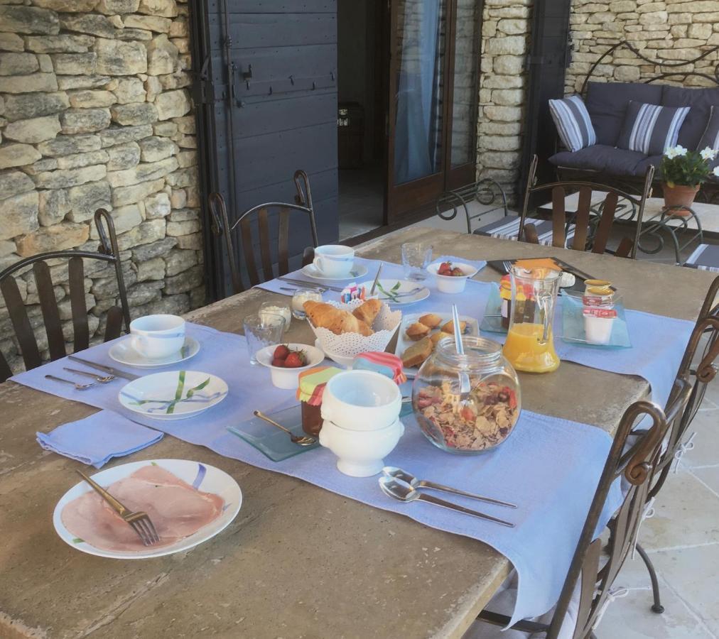 Oustau De Piera Bed & Breakfast Горд Екстериор снимка